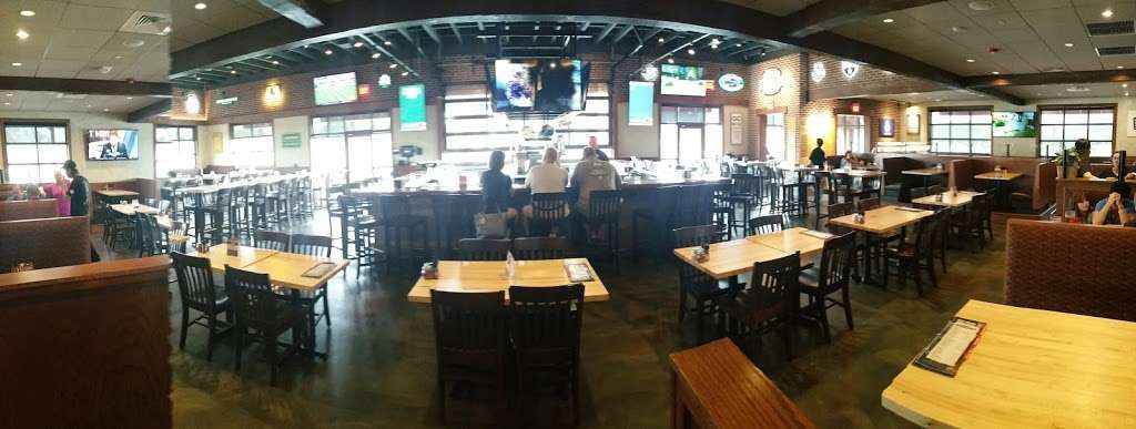 Old Chicago Pizza & Taproom - Lawrence | 545 Wakarusa Dr, Lawrence, KS 66049, USA | Phone: (785) 856-2739