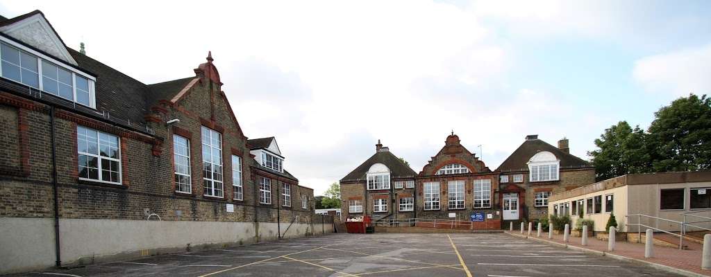 Ayesha Community Education School | 10a Montagu Rd, London NW4 3ES, UK | Phone: 020 3411 2660