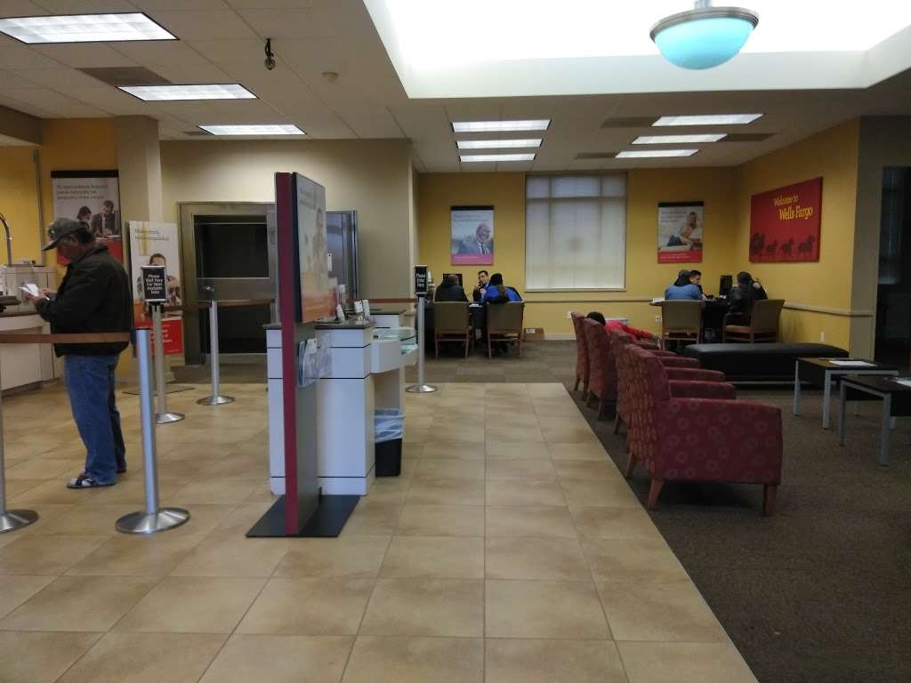 Wells Fargo Bank | 2799 Fulton St, Houston, TX 77009 | Phone: (713) 222-0328