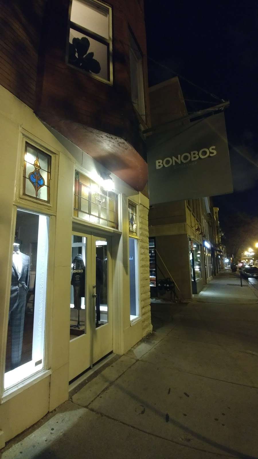 Bonobos | 845 W Armitage Ave, Chicago, IL 60614, USA | Phone: (773) 697-4910