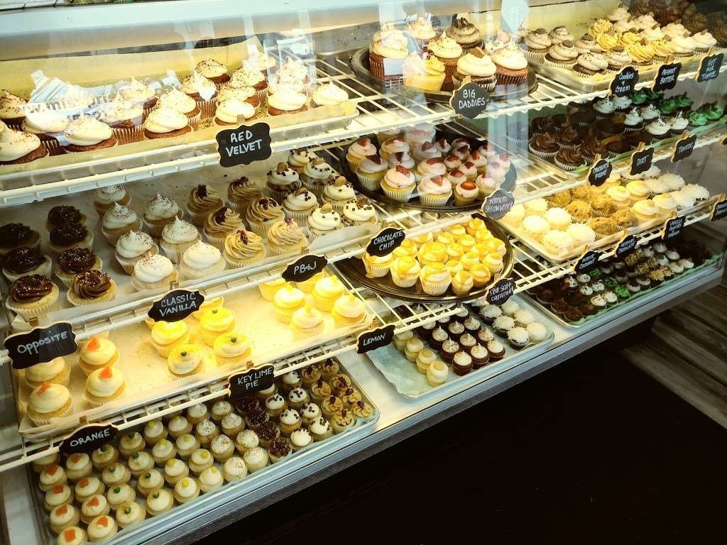 Miss Priss Cupcakes & Such | 4131 Norse Way, Long Beach, CA 90808, USA | Phone: (562) 377-6385