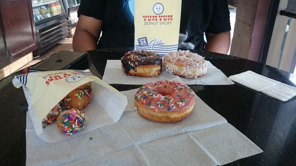 Yum Yum Donuts | 6925 Linda Vista Rd, San Diego, CA 92111, USA | Phone: (858) 571-9410