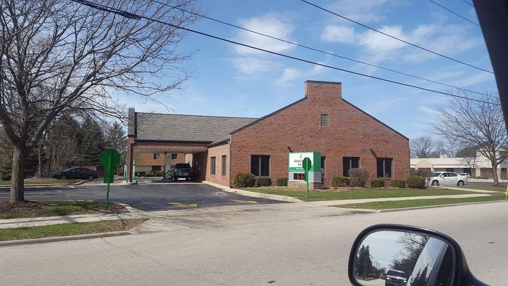 Associated Bank | 707 N Rochester St, Mukwonago, WI 53149, USA | Phone: (262) 363-7111