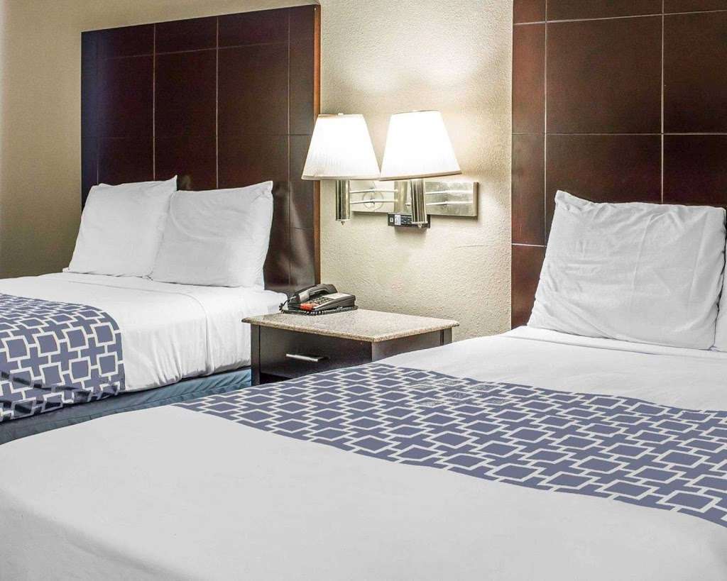 Econo Lodge | 1175 Kane St, Scranton, PA 18505, USA | Phone: (570) 348-1000