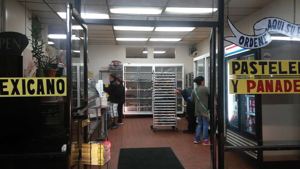 Panaderia Paloza | 1701 E McFadden Ave, Santa Ana, CA 92705 | Phone: (714) 547-7352