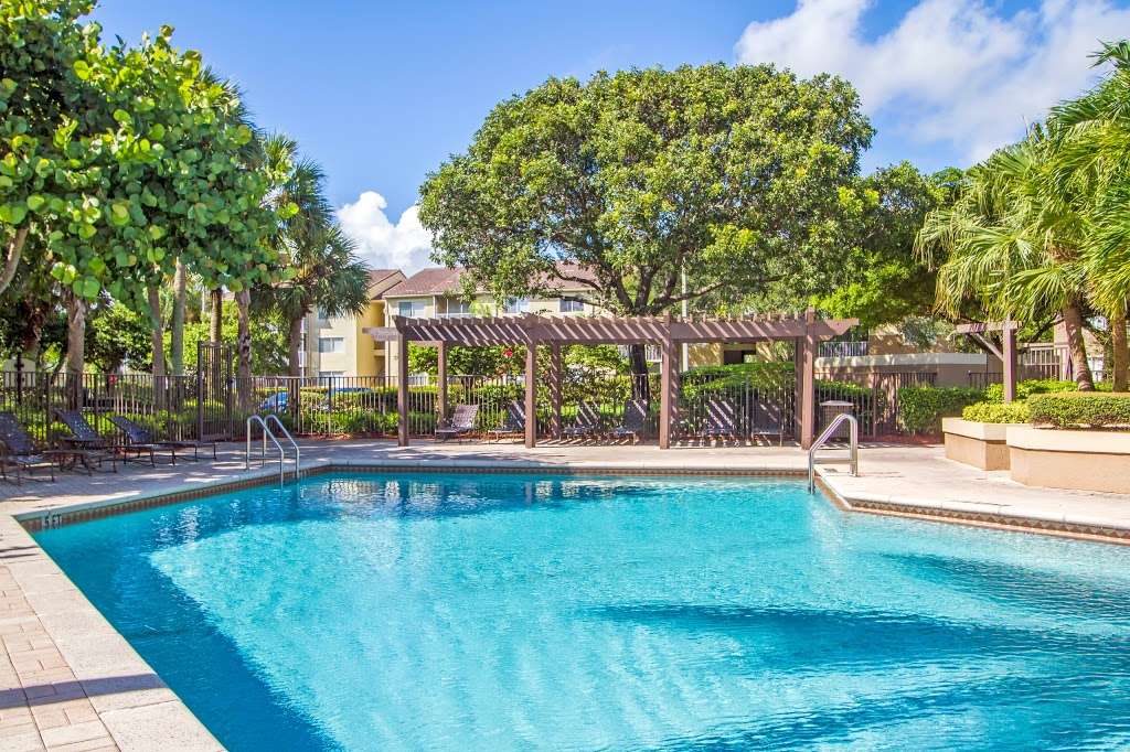 The Cove at Boynton Beach Apartments | 100 Newlake Dr, Boynton Beach, FL 33426, USA | Phone: (561) 735-4388