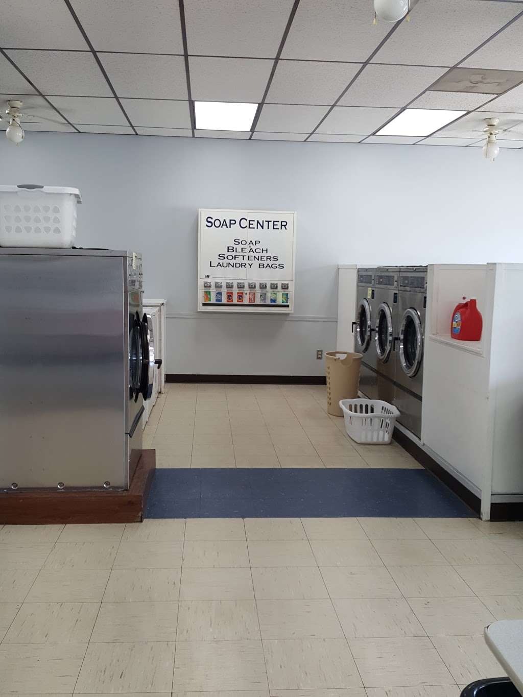 Mr. Bubbles Laundromat in 1612 N Pace Blvd Unit 1, Pensacola, FL 32505