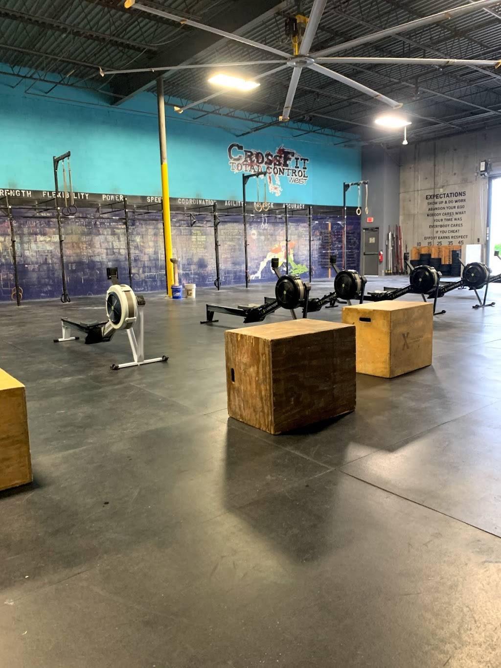 CrossFit Total Control West | 6022 Bowdendale Ave, Jacksonville, FL 32216, USA | Phone: (618) 779-1143