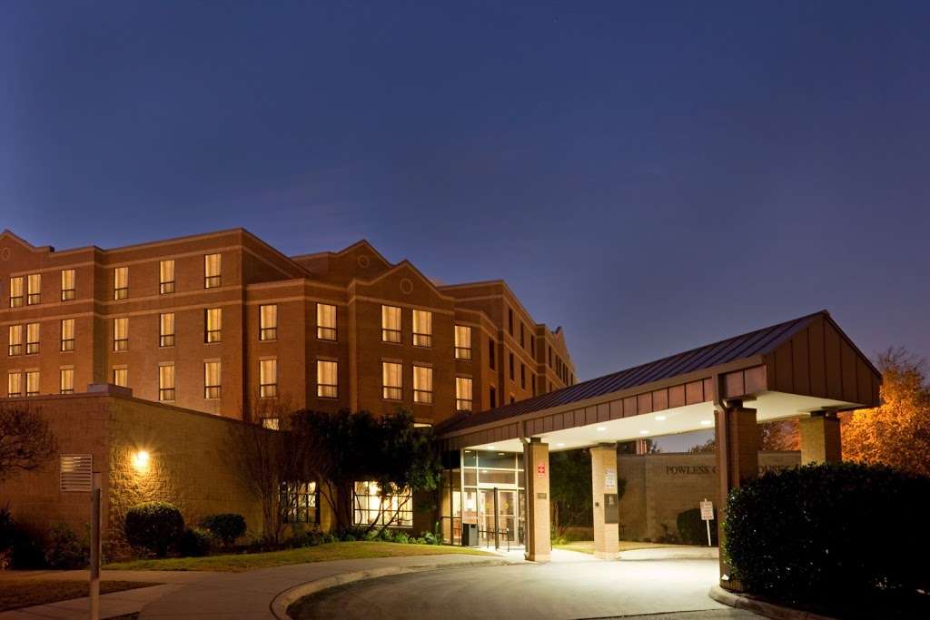 Holiday Inn Express Powless House | 3298 George Beach Ave, Fort Sam Houston, TX 78234, USA | Phone: (210) 357-2705