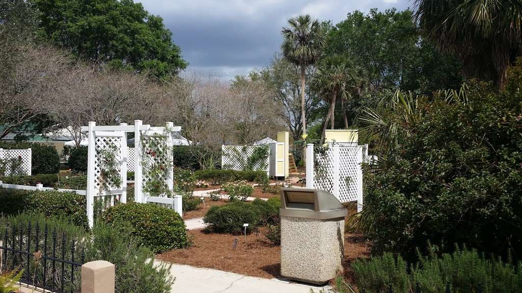 Discovery Gardens | 1951 Woodlea Rd, Tavares, FL 32778 | Phone: (352) 343-4101