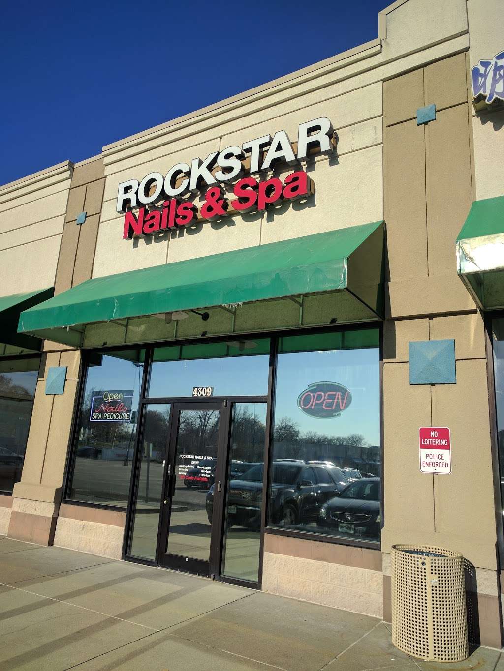 Rockstar Nails & Spa | 4309 NE Chouteau Trafficway, Kansas City, MO 64117 | Phone: (816) 459-7638