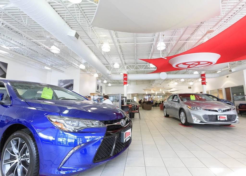 Andrew Toyota | 1620 W Silver Spring Dr, Milwaukee, WI 53209 | Phone: (414) 228-1450