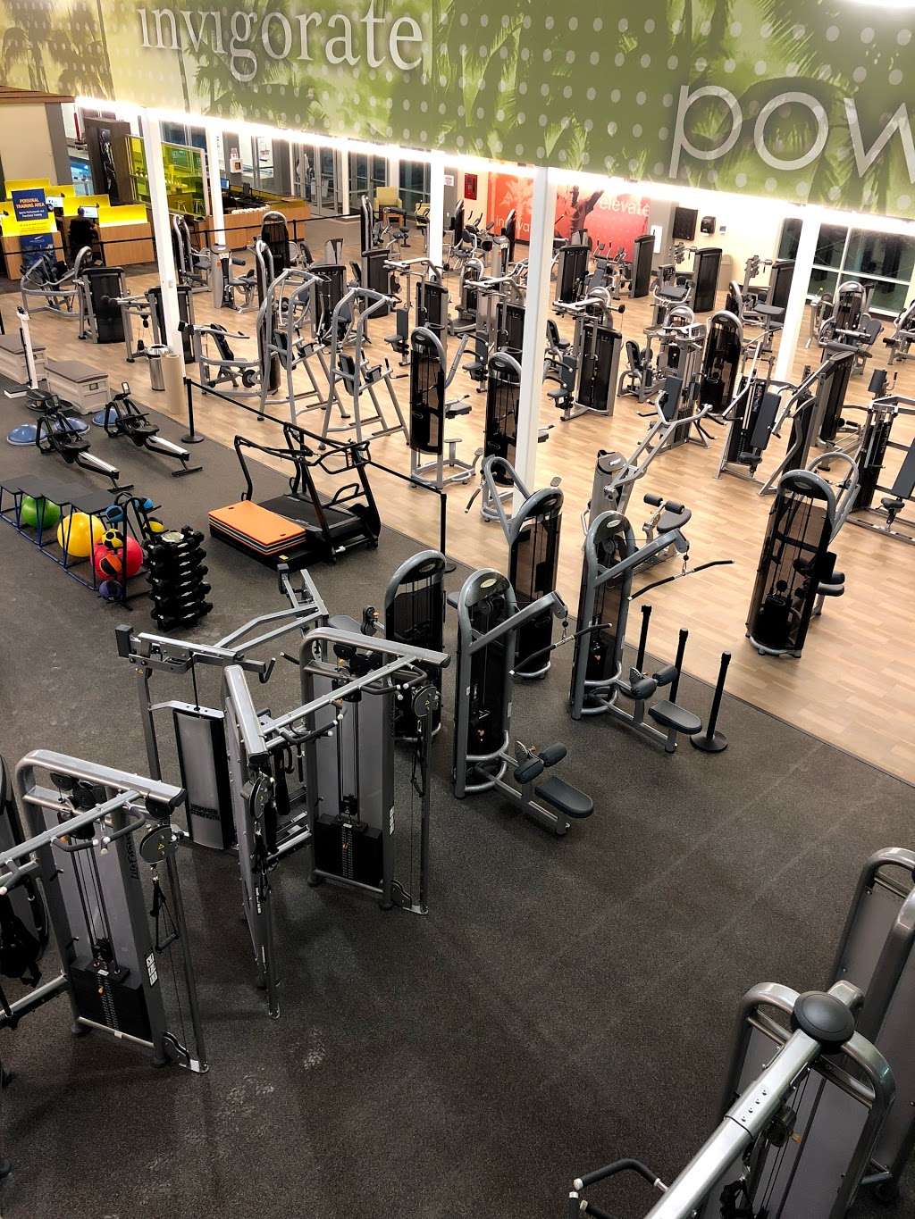 LA Fitness | 305 W Jericho Turnpike, Huntington Station, NY 11746, USA | Phone: (631) 683-3000