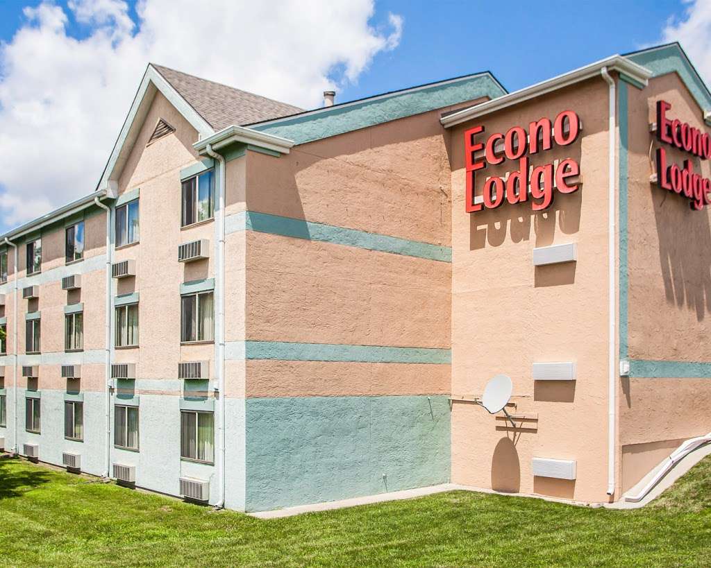 Econo Lodge Airport | 11300 NW Prairie View Rd, Kansas City, MO 64153, USA | Phone: (816) 464-5082