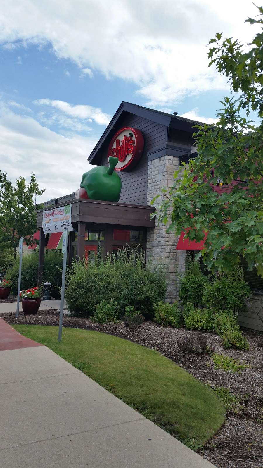 Chilis Grill & Bar | 6439 S 27th St, Franklin, WI 53132 | Phone: (414) 761-5889