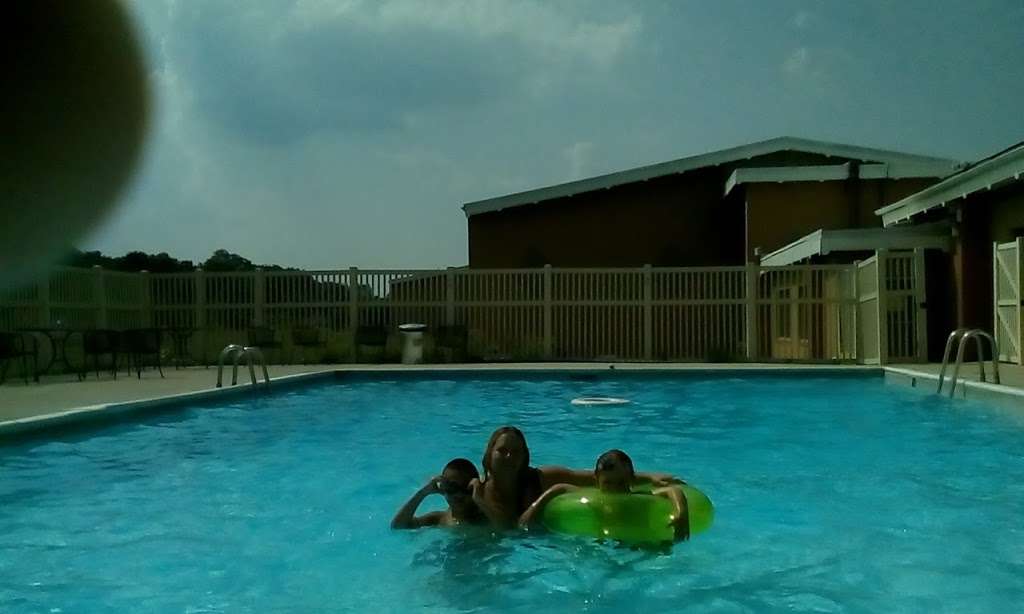 Econo Lodge | 222 Arsenal Rd, York, PA 17402, USA | Phone: (717) 843-9970 Econo Lodge | 222 Arsenal Rd, York, PA 17402, USA | Phone: (717) 843-9970