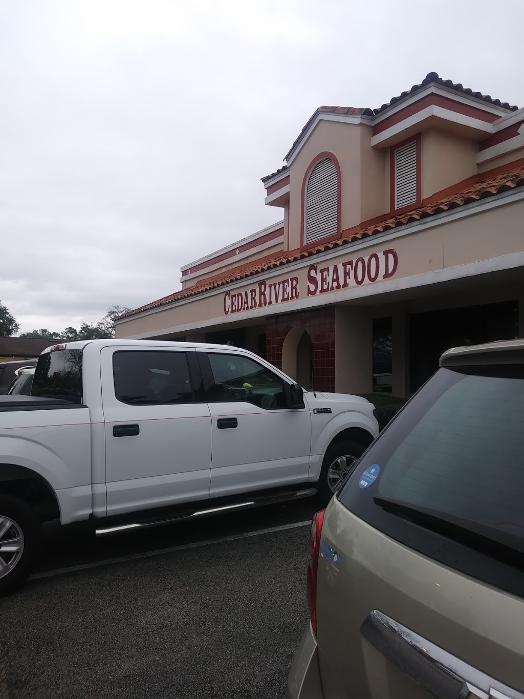 Cedar River Seafood Restaurant | 2475 Blanding Blvd #1, Middleburg, FL 32068, USA | Phone: (904) 282-4200