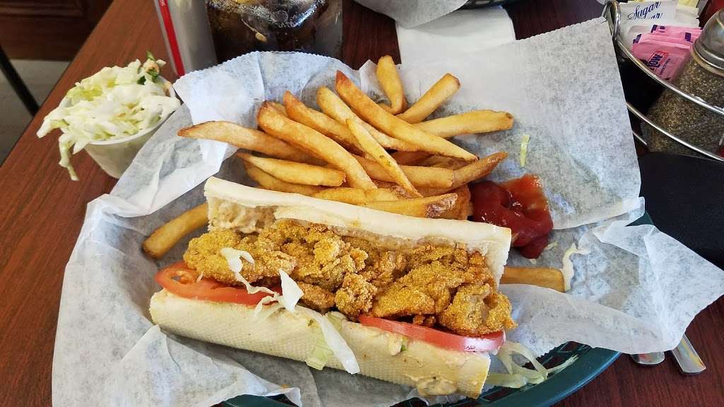 Po Boys Creole & Fresh Catch | 900 Palmer St, Milton, DE 19968 | Phone: (302) 684-0890