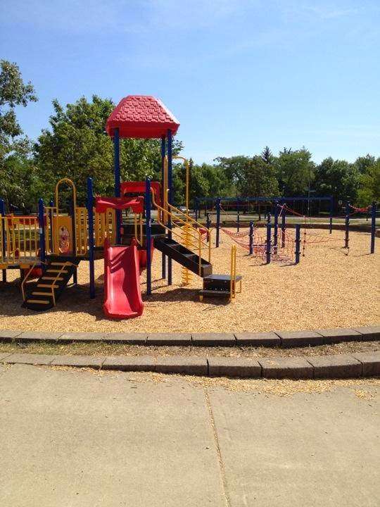 Olmstead Park | 4500 Olmstead Dr, Hoffman Estates, IL 60192, USA | Phone: (847) 885-7500