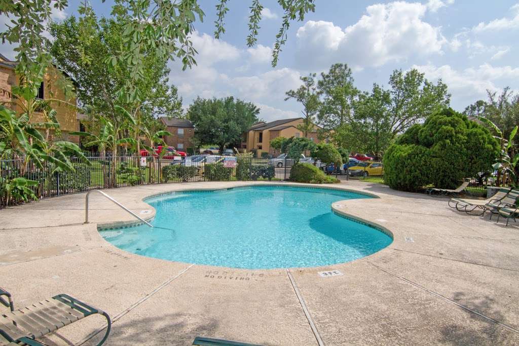 Meadow Park Apartments | 2800 Mustang Rd, Alvin, TX 77511, USA | Phone: (346) 209-2061