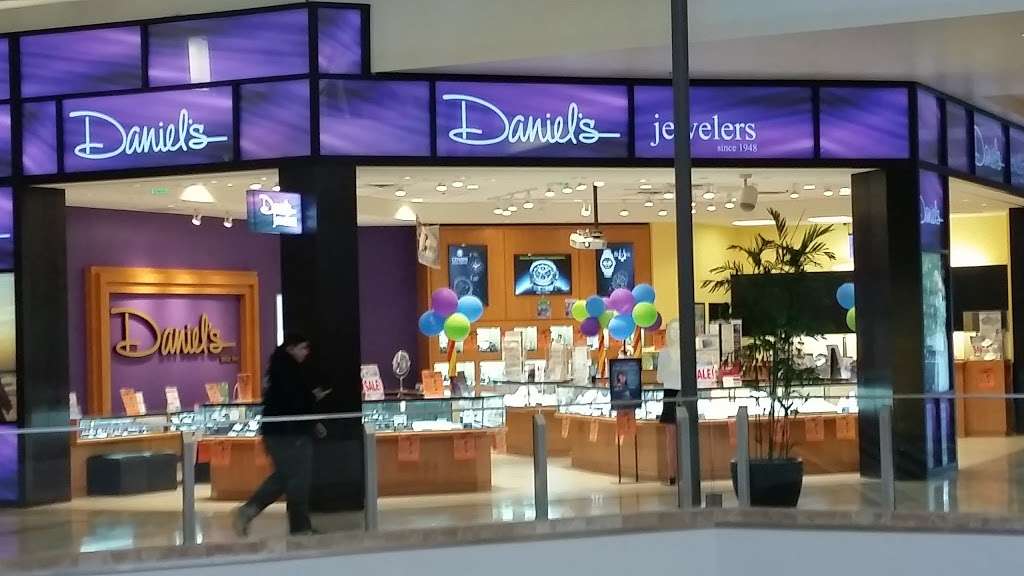 Daniels Jewelers | 200 E Via Rancho Pkwy #295, Escondido, CA 92025, USA | Phone: (760) 747-7865