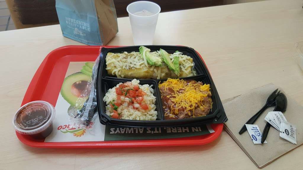 Del Taco | 1371 E Foothill Blvd, Upland, CA 91786, USA | Phone: (909) 981-3671