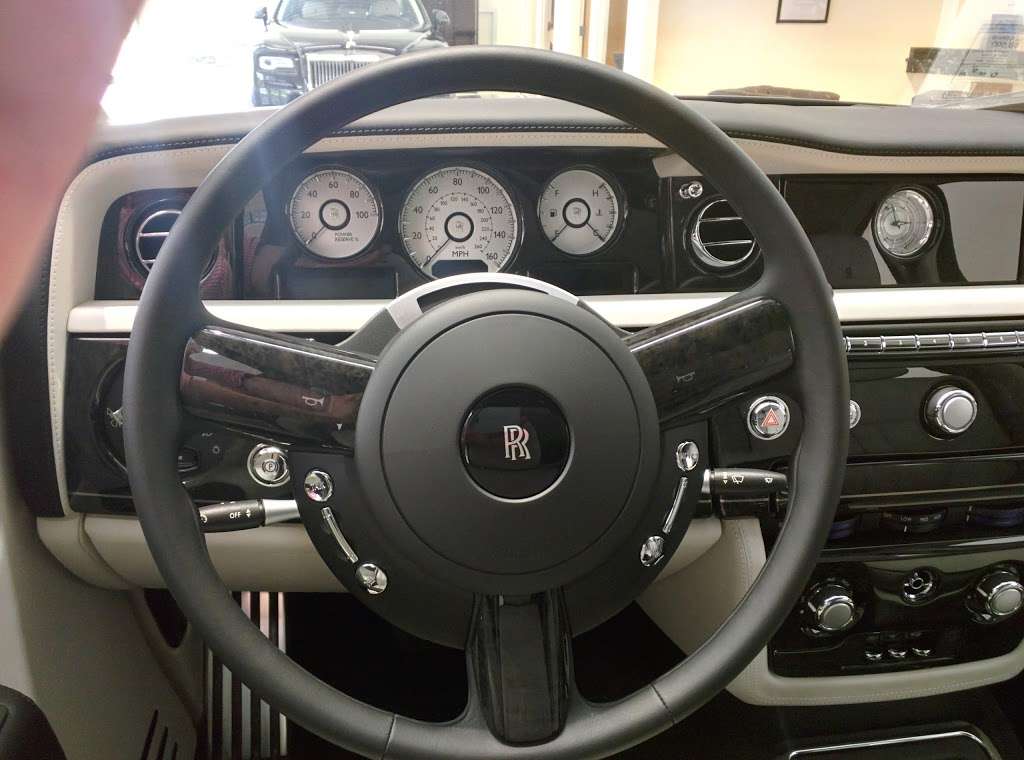 Rolls-Royce Motor Cars Orlando | 2202 33rd St suite c, Orlando, FL 32839, USA | Phone: (407) 339-3443