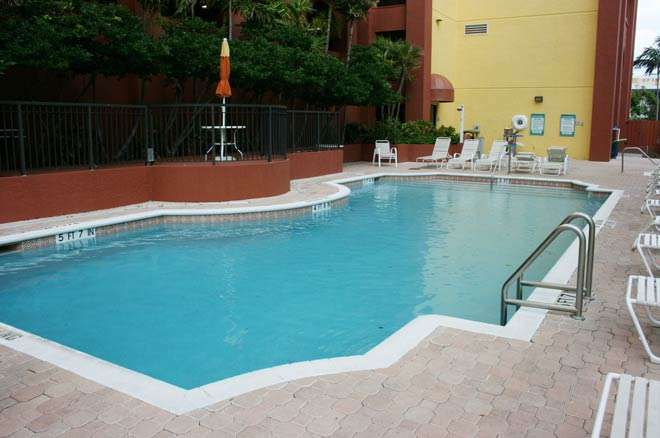 Wyndham Sea Gardens | 615 N Ocean Blvd, Pompano Beach, FL 33062, USA | Phone: (954) 943-6200