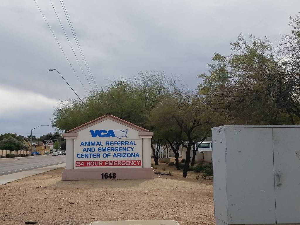 VCA Animal Referral and Emergency Center of Arizona | 1648 N Country Club Dr, Mesa, AZ 85201, USA | Phone: (480) 898-0001
