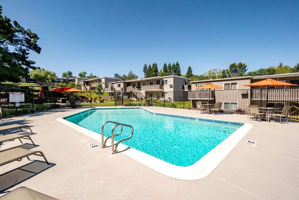 Pleasanton Heights Apartment Homes | 3800 Vineyard Ave, Pleasanton, CA 94566, USA | Phone: (925) 846-4460