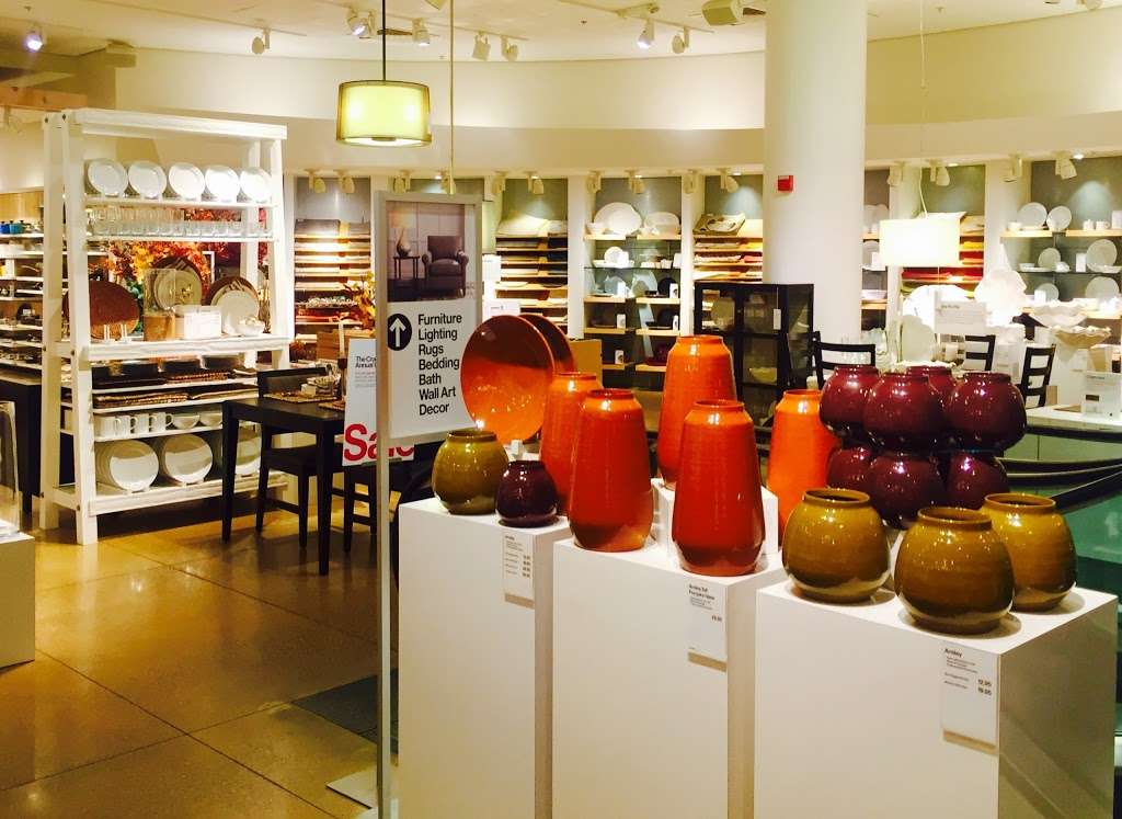 Crate and Barrel | 2800 Clarendon Blvd, Arlington, VA 22201, USA | Phone: (703) 890-2300