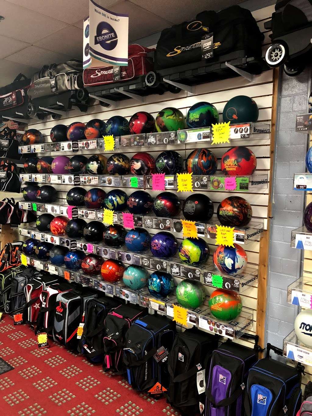 Double Js Bowling Supply | 10201 College Blvd, Overland Park, KS 66210, USA | Phone: (701) 690-1037