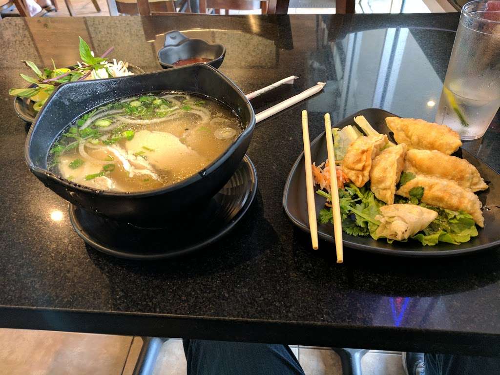 Wow Pho | 110 Hidden Valley Pkwy, Norco, CA 92860, USA | Phone: (951) 808-8789