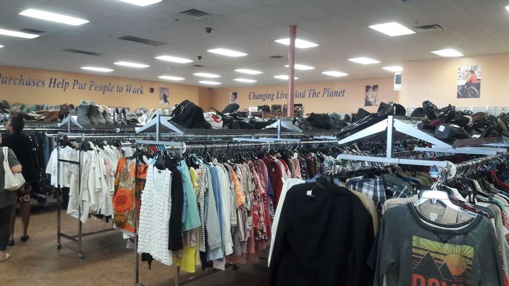 Goodwill Retail Store and Donation Center | 3345 E Tropicana Ave, Las Vegas, NV 89121 | Phone: (702) 214-2095