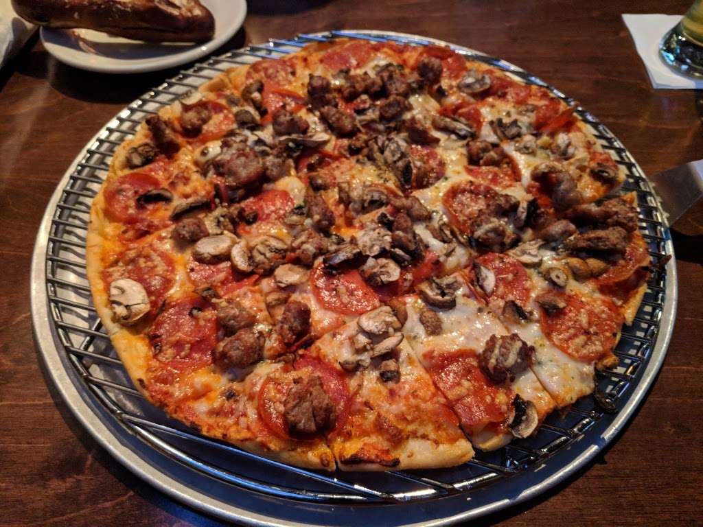 Old Chicago Pizza and Taproom | 6105 S Main St SUITE F-106, Aurora, CO 80013, USA | Phone: (303) 617-1442