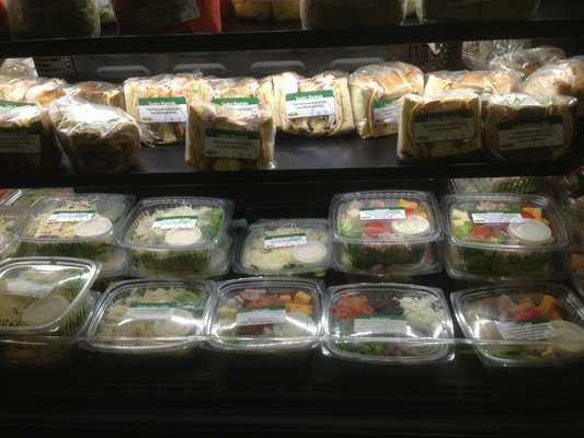 Dillys Deli | 3400 E Sky Harbor Blvd, Phoenix, AZ 85034, USA | Phone: (602) 273-3300