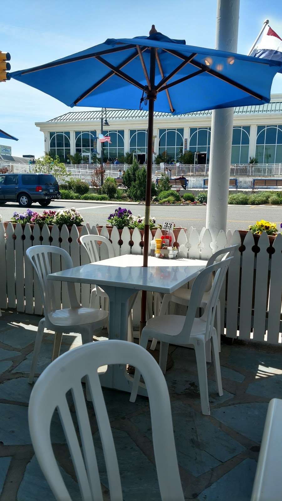 Zoes Cape Cafe | 715 Beach Ave, Cape May, NJ 08204 | Phone: (609) 884-1233