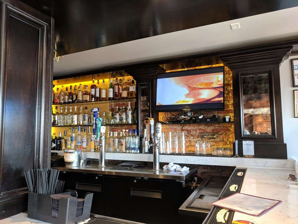 The Venice Beach Bar | 323 Ocean Front Walk, Venice, CA 90291 | Phone: (310) 392-3997