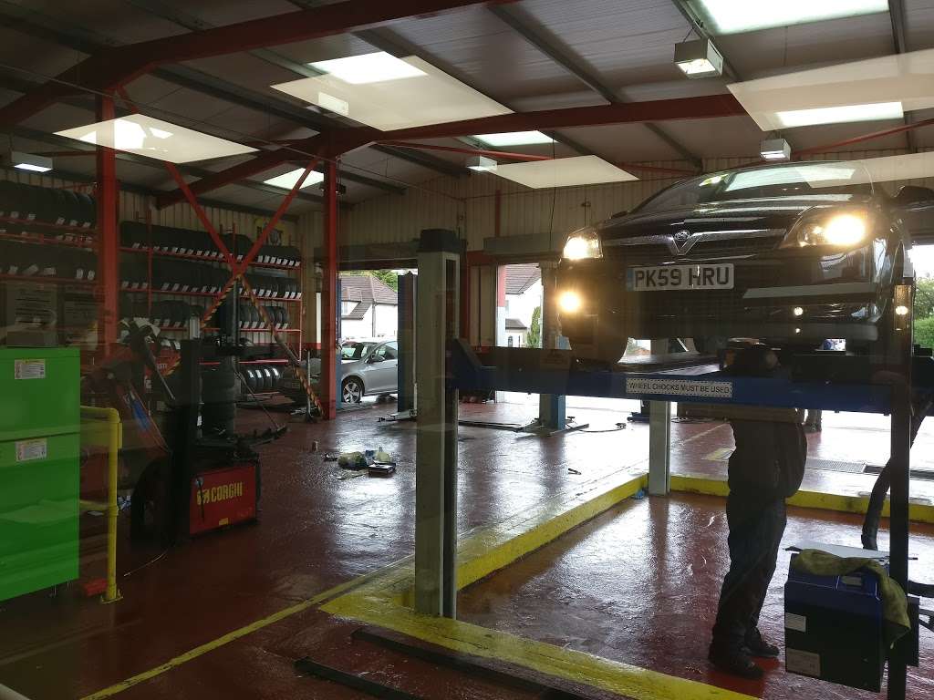 National Tyres and Autocare | 596 Purley Way, Croydon CR0 4RF, UK | Phone: 020 8680 9884