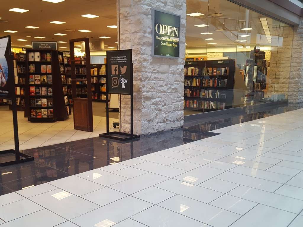 Barnes & Noble | 20131 US-59, Humble, TX 77338, USA | Phone: (281) 540-3060