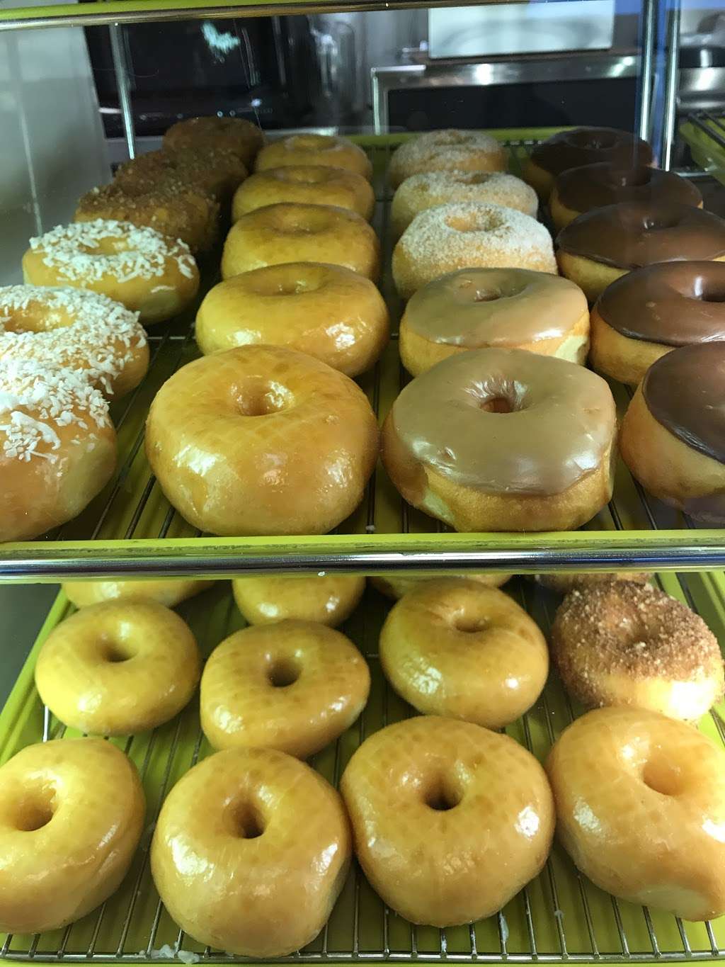 Donut Delicious Coffee Shop | 1231 N Cactus Ave B, Rialto, CA 92376, USA | Phone: (909) 875-3437