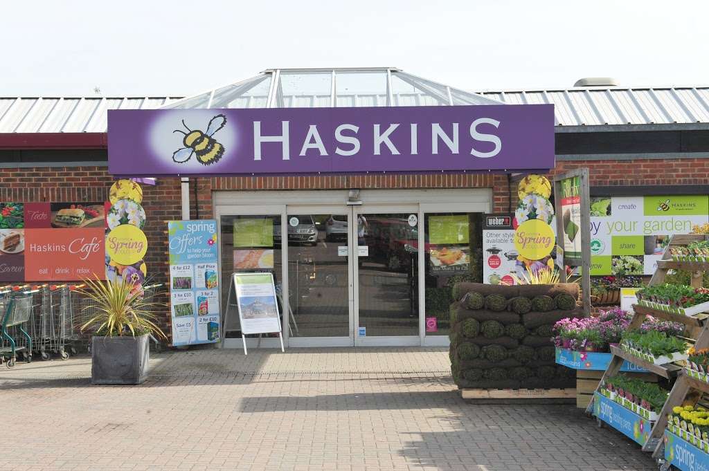Haskins Garden Centre Snowhill | Snowhill Ln, Copthorne, Felbridge, Crawley RH10 3EY, UK | Phone: 01342 712545