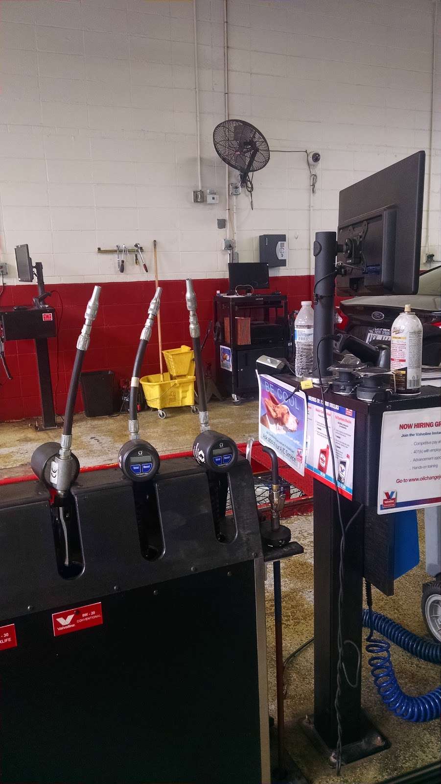 Valvoline Instant Oil Change | 730 Fulton St, Farmingdale, NY 11735, USA | Phone: (516) 293-2870