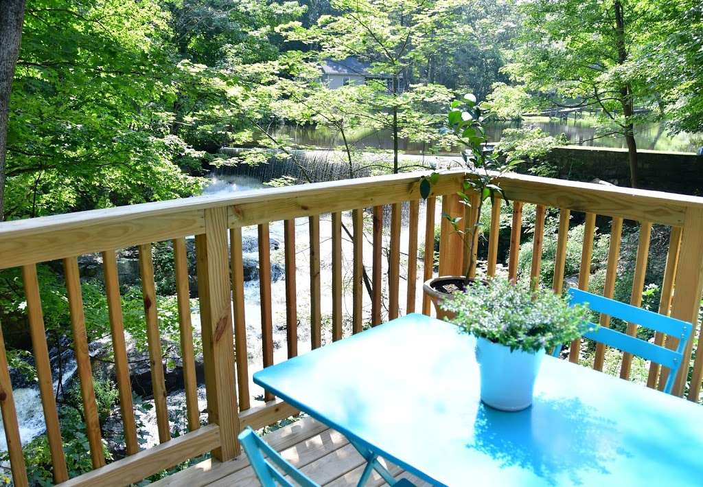 The Cottage at Millpond Falls - Luxury B&B in Warwick NY | 1 Millpond Ln, Warwick, NY 10990, USA | Phone: (914) 474-5876