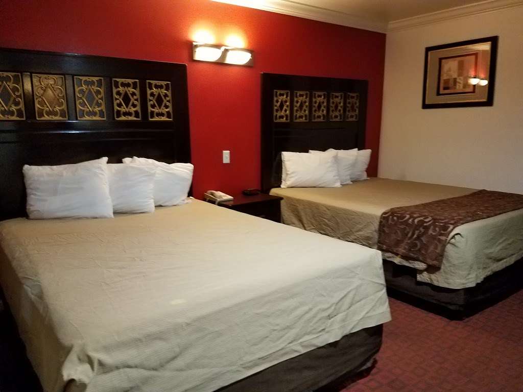 Studio Inn & Suites | 12340 Lakewood Blvd, Downey, CA 90242, USA | Phone: (562) 923-5511