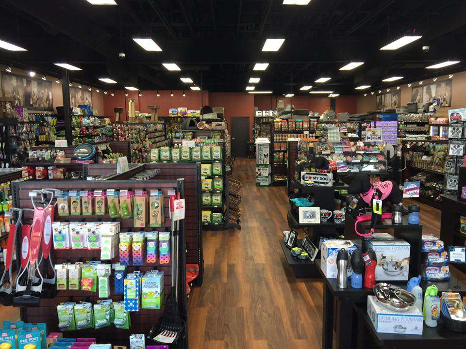 Pet Valu | 11503 Spring Mill Rd, Carmel, IN 46032 | Phone: (317) 569-1082