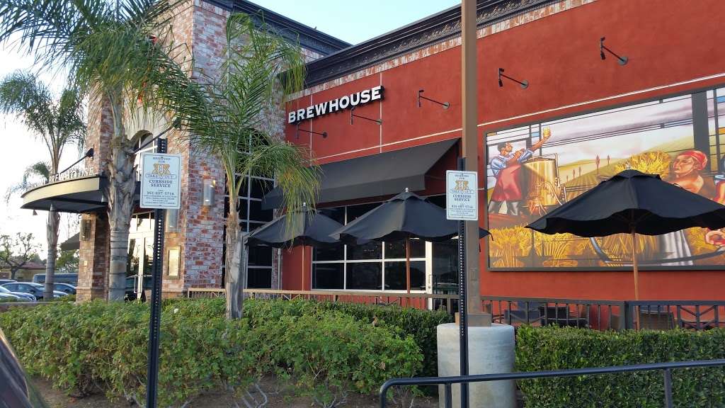 BJs Restaurant & Brewhouse | 22920 Centerpoint Dr, Moreno Valley, CA 92553, USA | Phone: (951) 571-9370