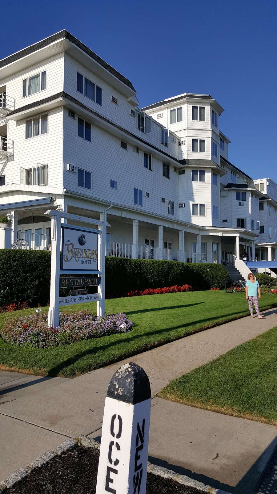 The Breakers on the Ocean | 1507 Ocean Ave, Spring Lake, NJ 07762, USA | Phone: (732) 449-7700