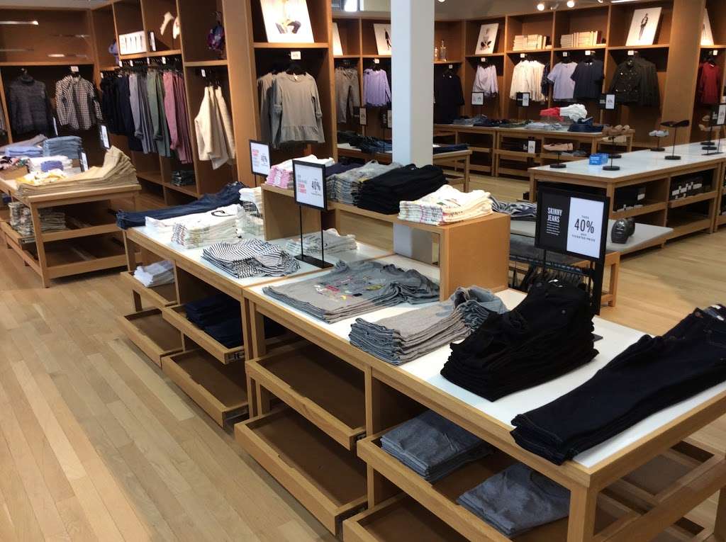 J.Crew Mercantile | 13986 Promenade Commons St, Gainesville, VA 20155 | Phone: (703) 754-1684