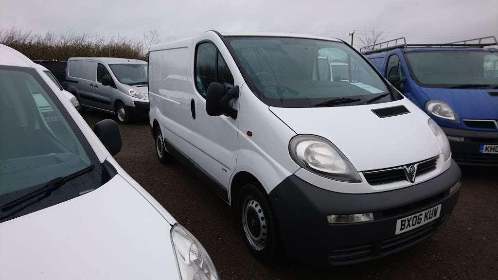 R D C Gatwick Vans | Edolph Farm, Norwood Hill Road, Horley RH6 0EB, UK | Phone: 07949 720148